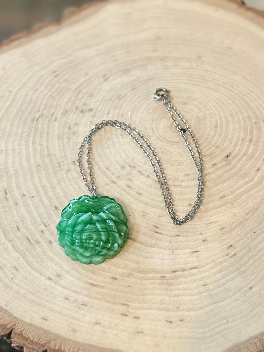 Vintage Carved Green Slag Glass Cabbage Rose Pendant Necklace Dainty Silver Tone Chain 15.25”