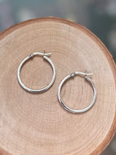 Load image into Gallery viewer, Vintage Sterling Silver 925 Thin Hoop Earrings Silver Hoops Minimalist
