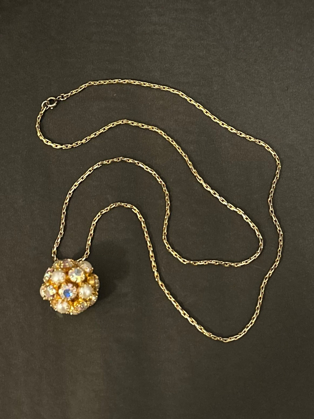 Vintage Midcentury Aurora Borealis Crystal & Faux Pearl Cluster Ball Gold Tone Pendant Necklace 32”